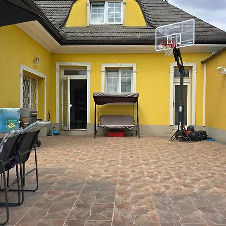 וילה Familienglueck Mit Grossem Garten Und Pool גרסדורף ביי וין