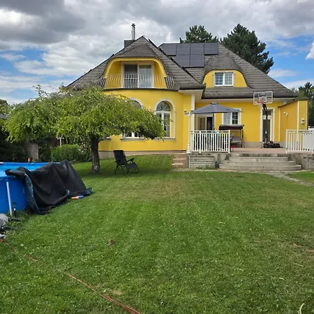 וילה Familienglueck Mit Grossem Garten Und Pool גרסדורף ביי וין
